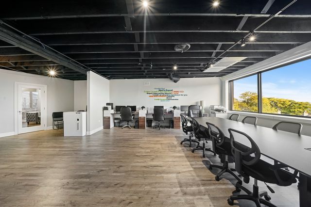 1000 N MILWAUKEE Avenue 403, Chicago, IL 60642