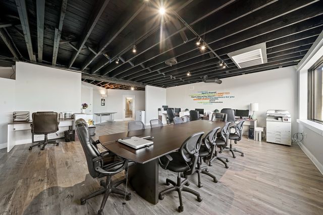 1000 N MILWAUKEE Avenue 403, Chicago, IL 60642