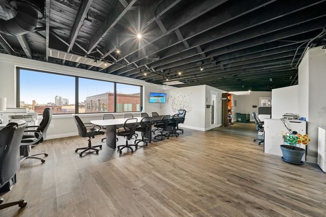 1000 N MILWAUKEE Avenue 403, Chicago, IL 60642