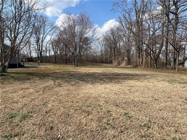 2053 US Highway 158 W, Reidsville, NC 27320