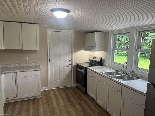 2053 US Highway 158 W, Reidsville, NC 27320