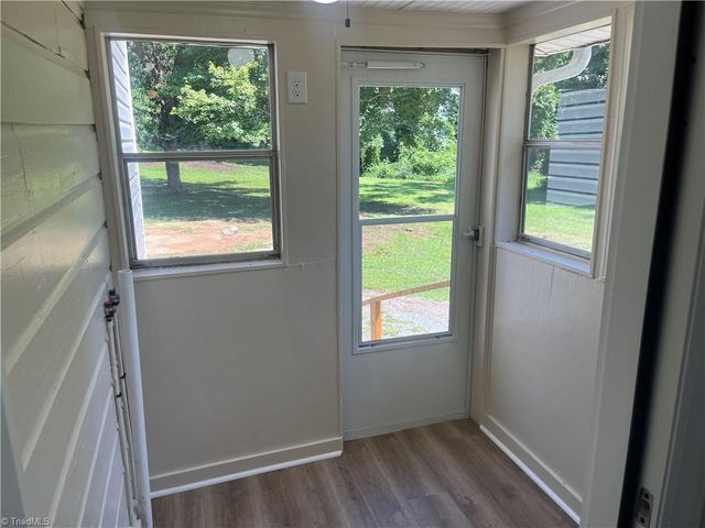 2053 US Highway 158 W, Reidsville, NC 27320