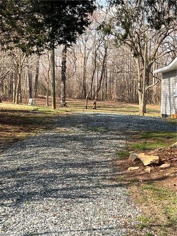 2053 US Highway 158 W, Reidsville, NC 27320