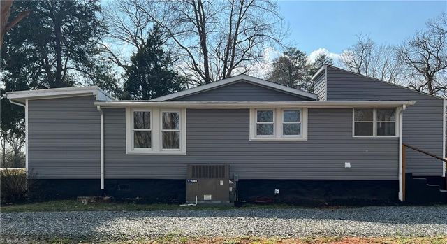 2053 US Highway 158 W, Reidsville, NC 27320