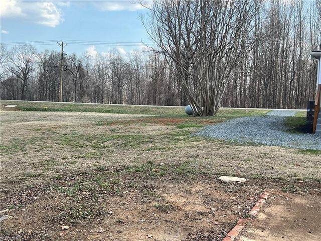 2053 US Highway 158 W, Reidsville, NC 27320