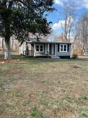 2053 US Highway 158 W, Reidsville, NC 27320