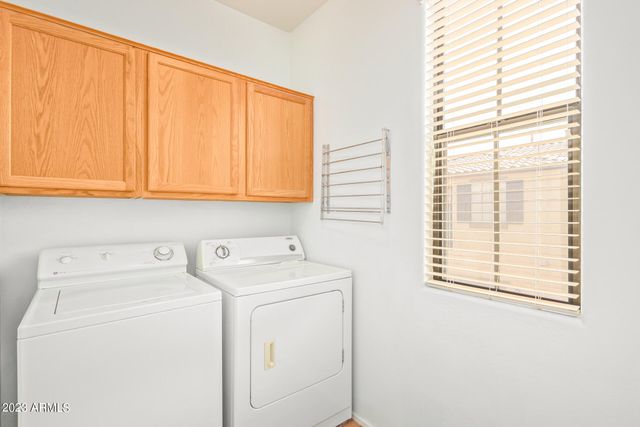 2390 W SLEEPY RANCH Road, Phoenix, AZ 85085