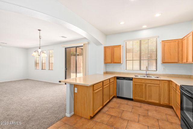 2390 W SLEEPY RANCH Road, Phoenix, AZ 85085