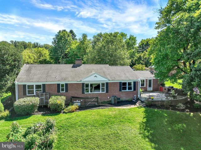 3 WINDEMERE CT, York, PA 17402