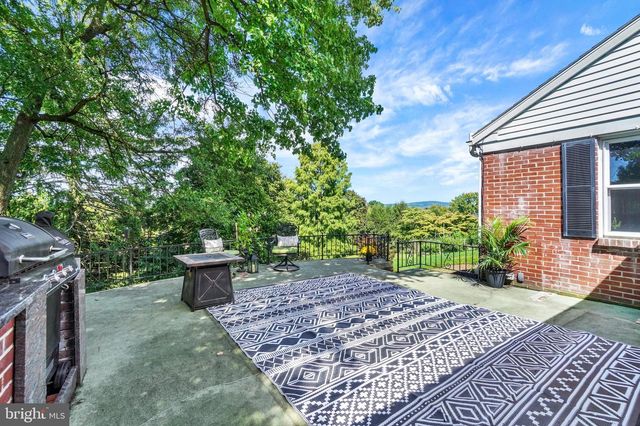 3 WINDEMERE CT, York, PA 17402