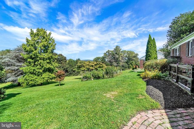 3 WINDEMERE CT, York, PA 17402