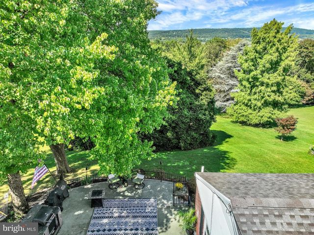 3 WINDEMERE CT, York, PA 17402