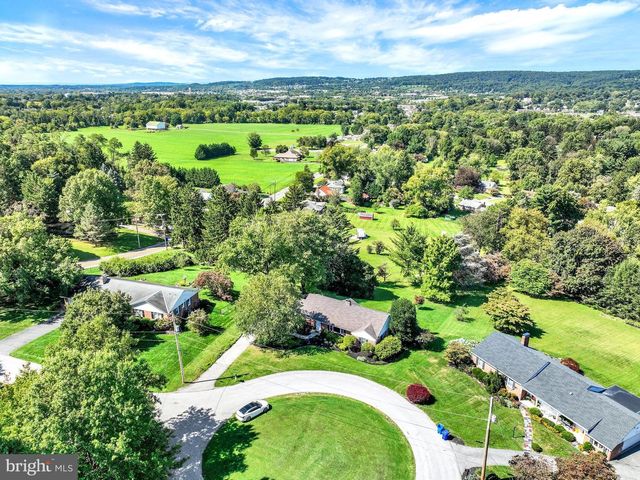 3 WINDEMERE CT, York, PA 17402