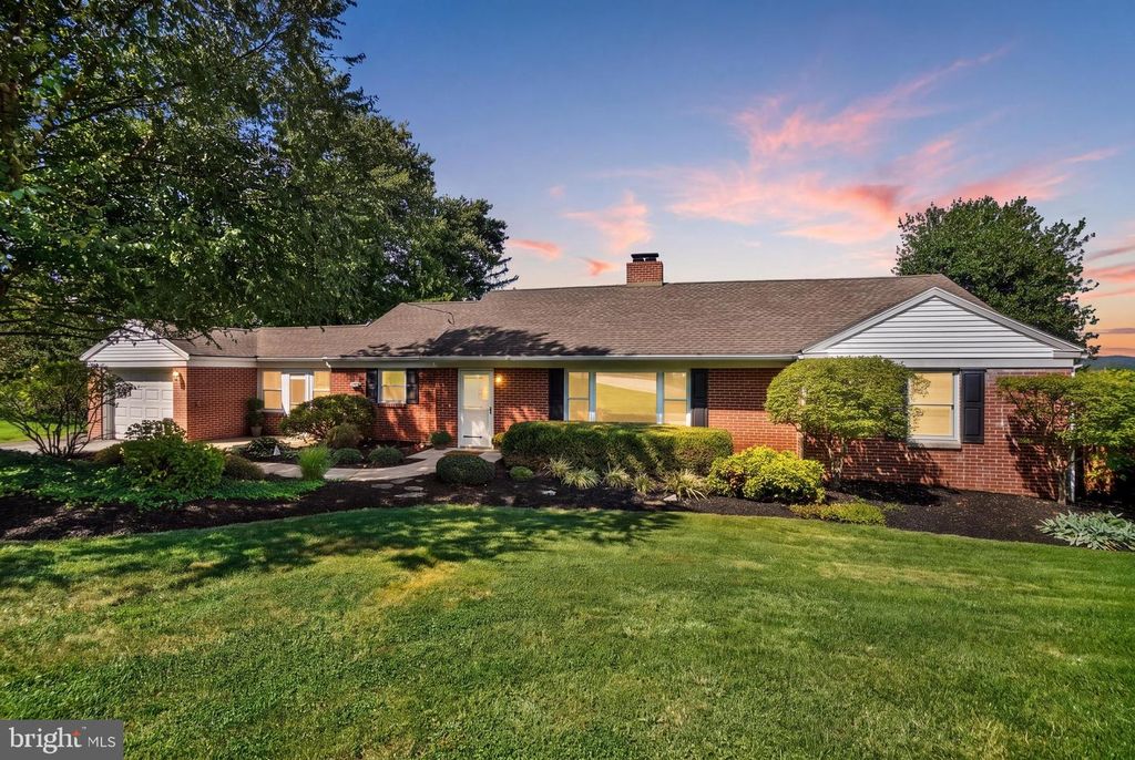 3 WINDEMERE CT, York, PA 17402