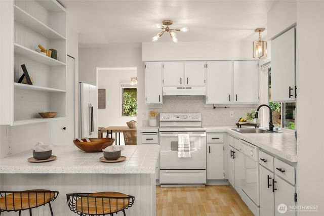 8129 NE 131st Street, Kirkland, WA 98034