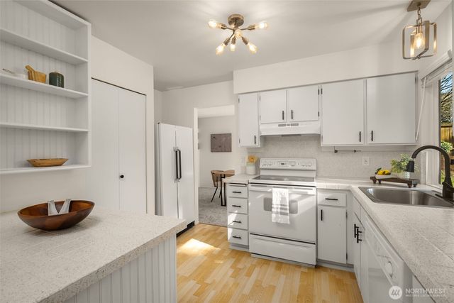 8129 NE 131st Street, Kirkland, WA 98034