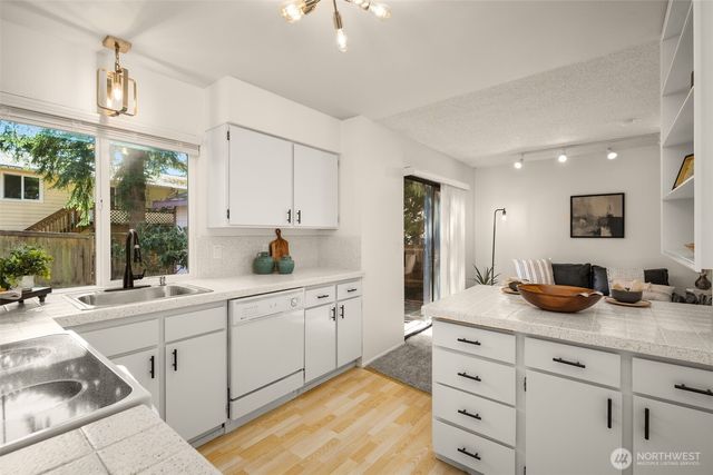 8129 NE 131st Street, Kirkland, WA 98034