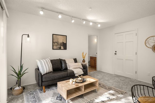 8129 NE 131st Street, Kirkland, WA 98034