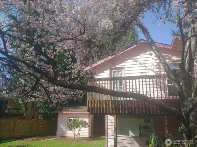 8129 NE 131st Street, Kirkland, WA 98034
