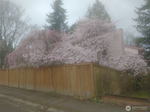 8129 NE 131st Street, Kirkland, WA 98034