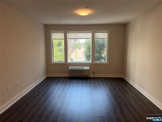 470 Main Street 402, Fort Lee, NJ 07024
