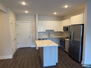 470 Main Street 402, Fort Lee, NJ 07024