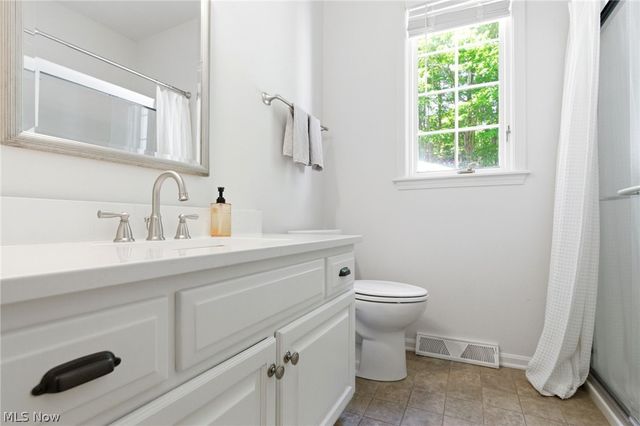 15 Martingale Court, Chagrin Falls, OH 44022