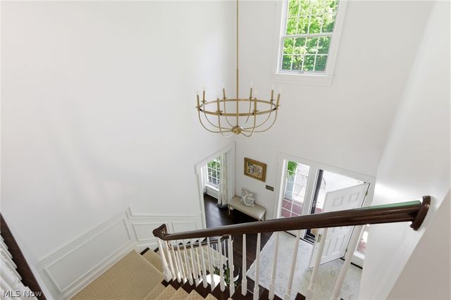 15 Martingale Court, Chagrin Falls, OH 44022