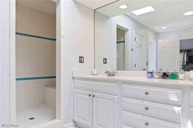 15 Martingale Court, Chagrin Falls, OH 44022