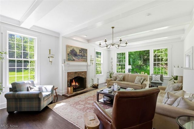 15 Martingale Court, Chagrin Falls, OH 44022