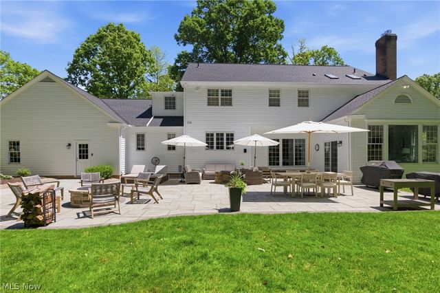 15 Martingale Court, Chagrin Falls, OH 44022