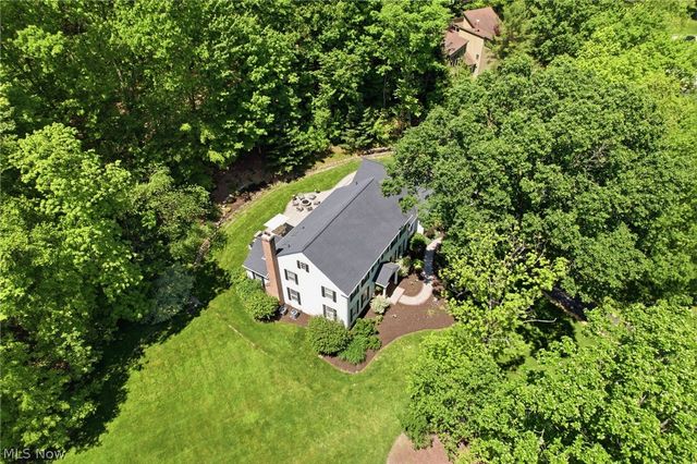 15 Martingale Court, Chagrin Falls, OH 44022
