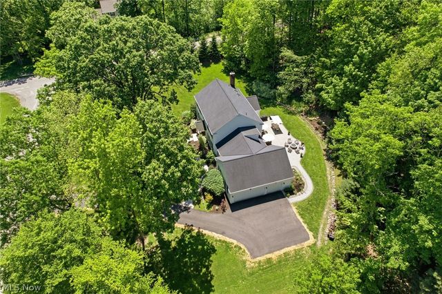 15 Martingale Court, Chagrin Falls, OH 44022