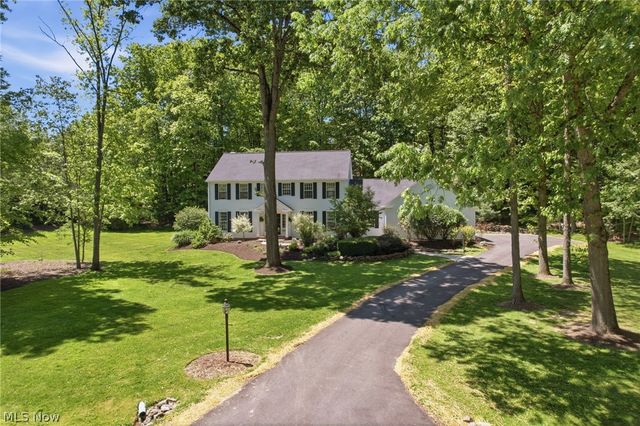 15 Martingale Court, Chagrin Falls, OH 44022