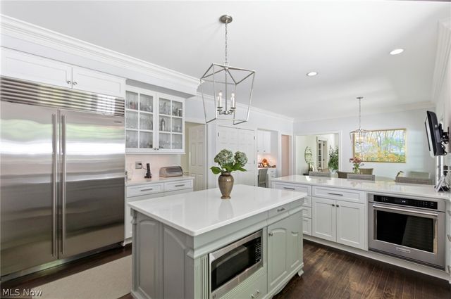 15 Martingale Court, Chagrin Falls, OH 44022
