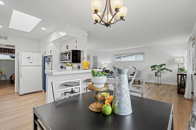 3125 Los Prados Street 1, San Mateo, CA 94403