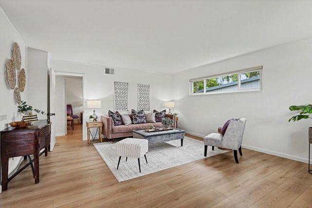 3125 Los Prados Street 1, San Mateo, CA 94403