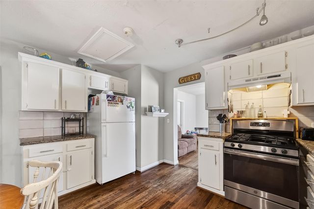 115 S Holmes Street, La Porte, TX 77571