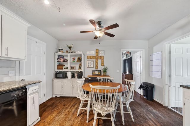 115 S Holmes Street, La Porte, TX 77571