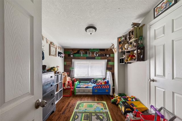 115 S Holmes Street, La Porte, TX 77571