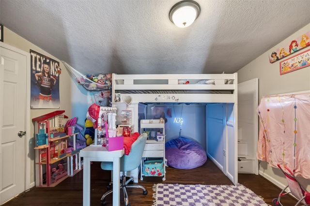 115 S Holmes Street, La Porte, TX 77571