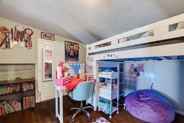 115 S Holmes Street, La Porte, TX 77571