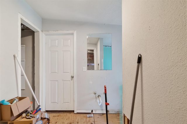 115 S Holmes Street, La Porte, TX 77571