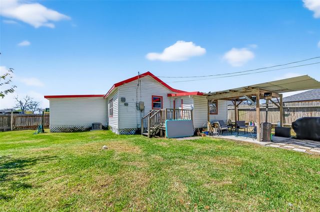 115 S Holmes Street, La Porte, TX 77571