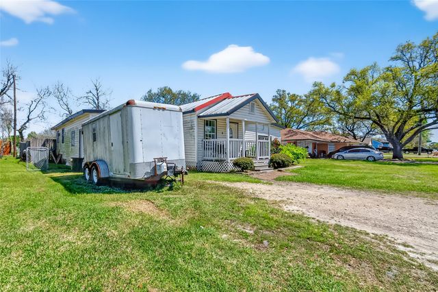 115 S Holmes Street, La Porte, TX 77571