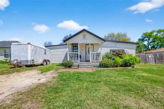 115 S Holmes Street, La Porte, TX 77571