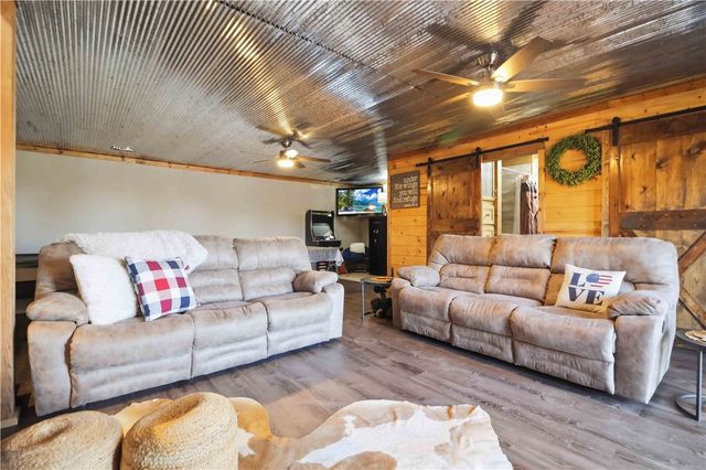 2250 County Road 220, Eureka Springs, AR 72631