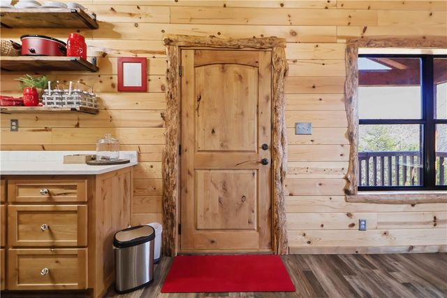 2250 County Road 220, Eureka Springs, AR 72631