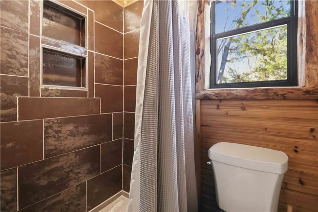 2250 County Road 220, Eureka Springs, AR 72631