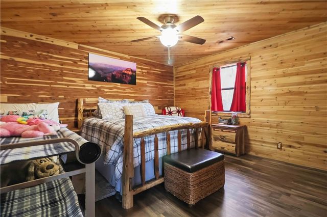 2250 County Road 220, Eureka Springs, AR 72631